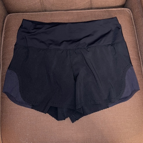 Lululemon Black Shorts size 6 - Picture 1 of 7